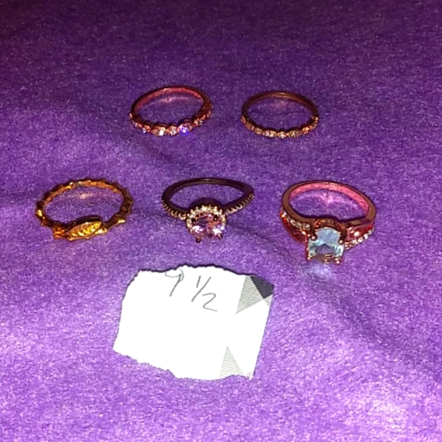 Size 9 1/2 Ring Bundle